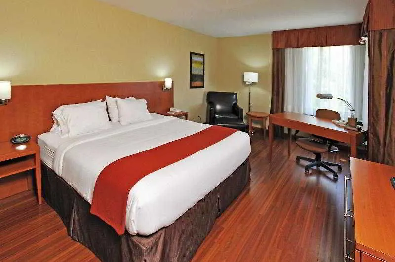 Holiday Inn Express Quebec City-Sainte Foy By Ihg 3*,